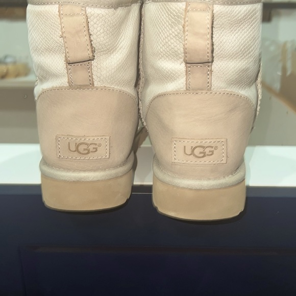 MINI UGGS - Picture 6 of 11